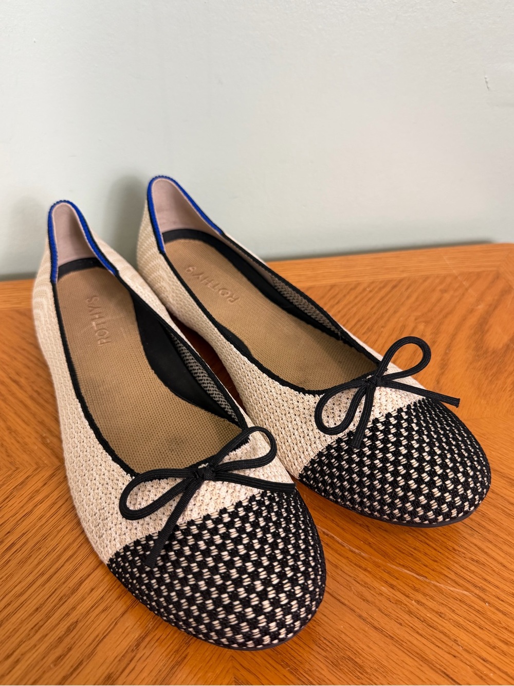 Rothy’s The Ballet Flat Beige & Black Round Captoe Coco Knit Bow Women Size 10 - Picture 2 of 12